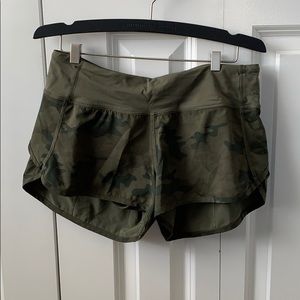 Lululemon Size 4 shorts